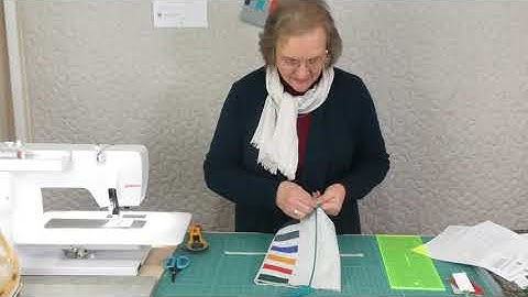 Fat Quarter idea projects - Project 04 - Zippered Pouch