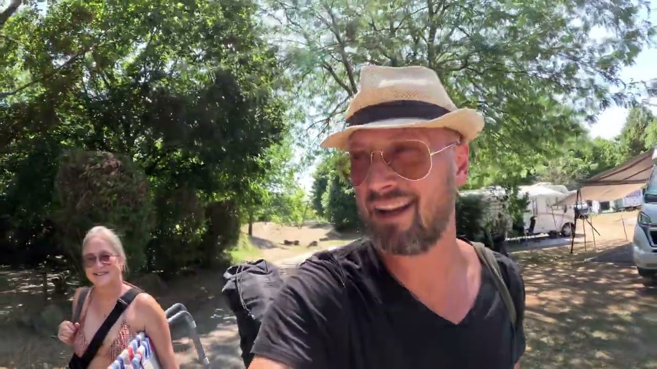 Lets Go Autocamper. Vi campere på Danaupark Camping i Tulln, lige uden for Wien.