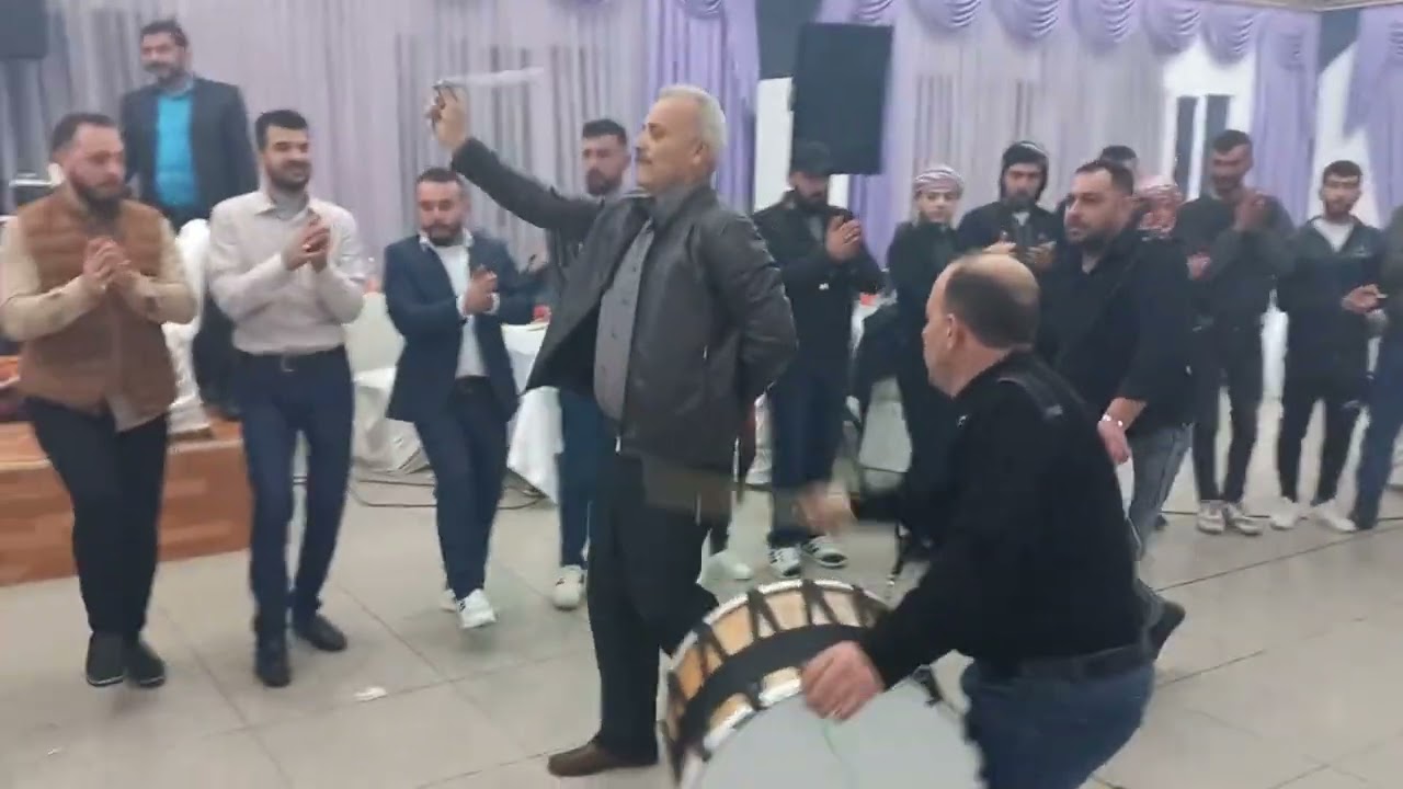 ال قدحنون رقصة لعم حسن سلام شيخ لشباب.