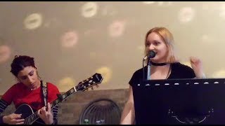 Video thumbnail of "e la luna bussò (live)"