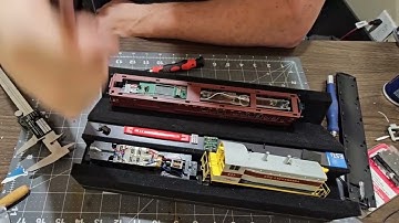 TBS 10 Doodlebug Soundtraxx MC1H102P8 decoder install.