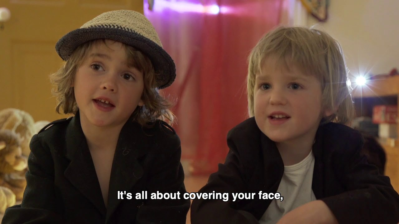 Cat Walk Fashion: Corona