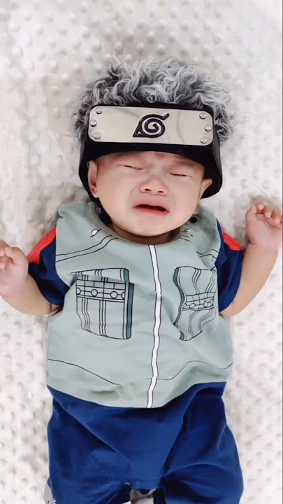 ternyata rambut kakashi sudah putih dari kecil