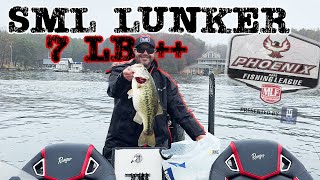 I landed a trophy sized LUNKER on Smith Mountain Lake during Major League Fishing BFL! (Stop 1)