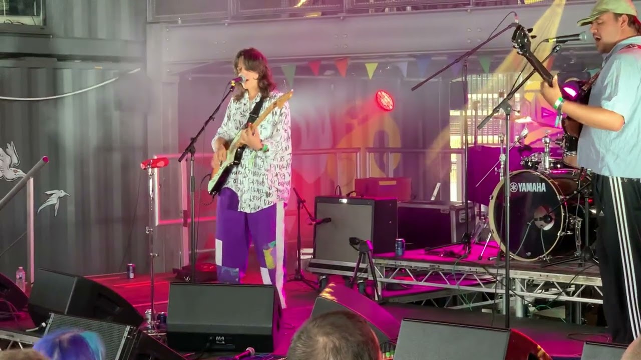 Guarda Anna Erhard - 170 - Manchester Psych Fest 2025 su YouTube Guarda Anna Erhard - 170 - Manchester Psych Fest 2025 su YouTube