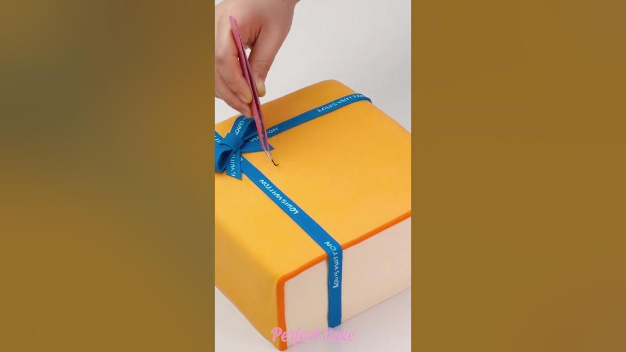 How to design a custom Louis Vuitton box cake 