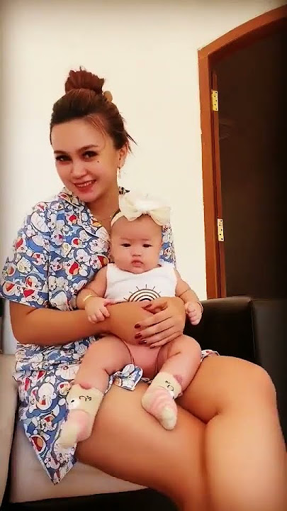 MAMA MUDA NIH LUCU YA BABYNYA JADI PENGEN GENDONG