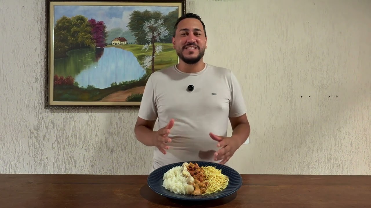 STROGONOFF DE FRANGO COM BACON | Receitas do Mano