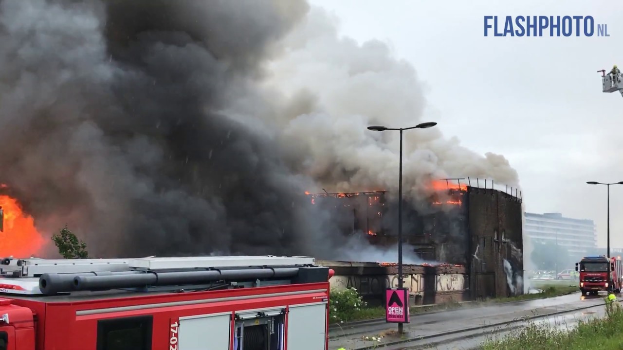 28-05-2019 Livestream 1 Zeer grote brand verwoest meerdere bedrijven - Wilhelminahaven Vlaardingen
