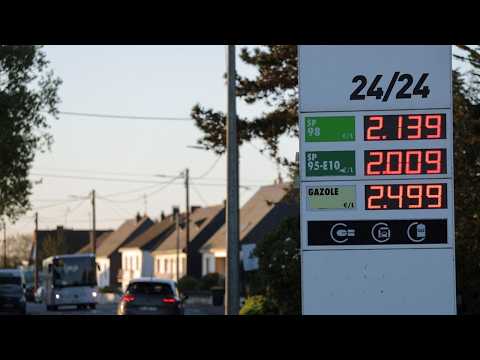 Carburants : Les décisions prises par le G7 "devraient faire baisser les prix" affirme Macron