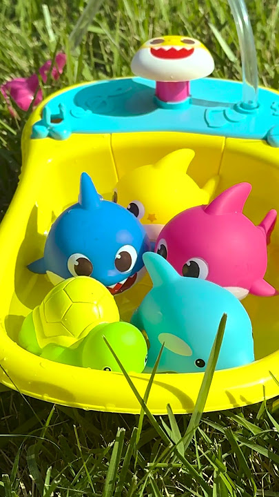 Toy Baby Shark Family in the Shower Doo Doo Doo! #shorts