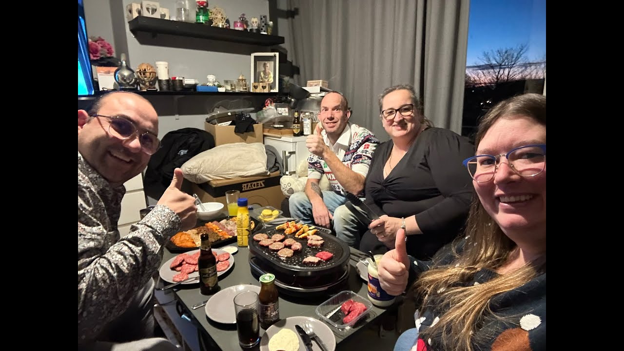 WE GAAN DE BOEL VERPLAATSEN & KERST VIEREN IN DEN HAAG #VLOG653