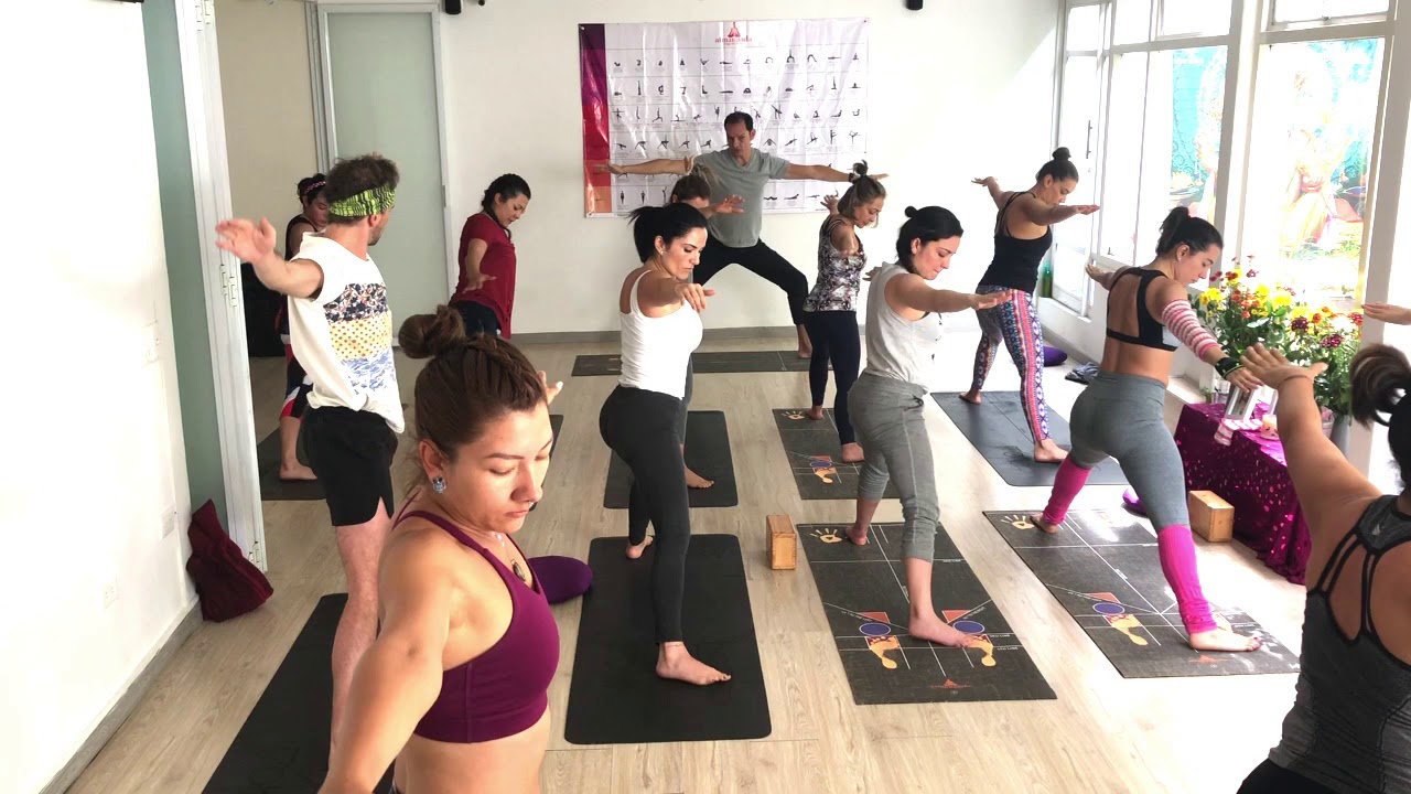 Secuencia Atmananda en Español yoga para niños