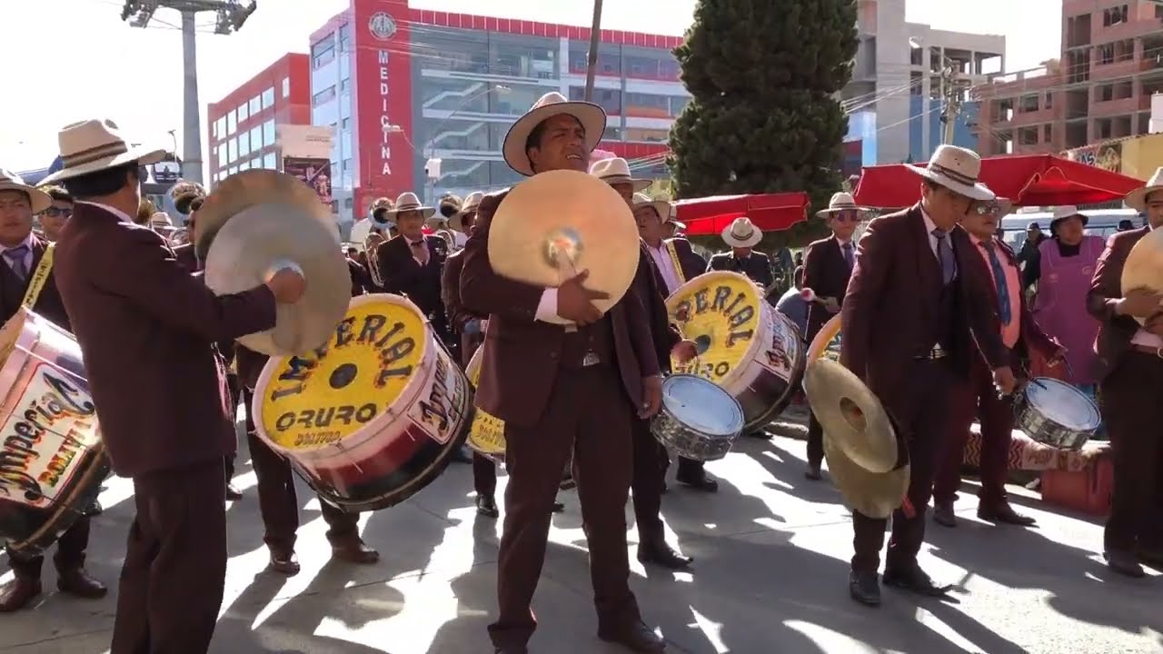 Banda Imperial Oruro Bolivia Rumbo a la Entrada 16 de Julio 2023