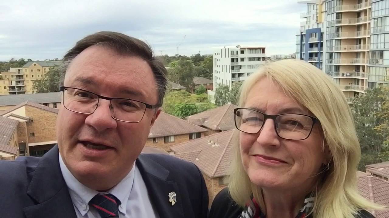 1st instalment of Spouses selling houses! 