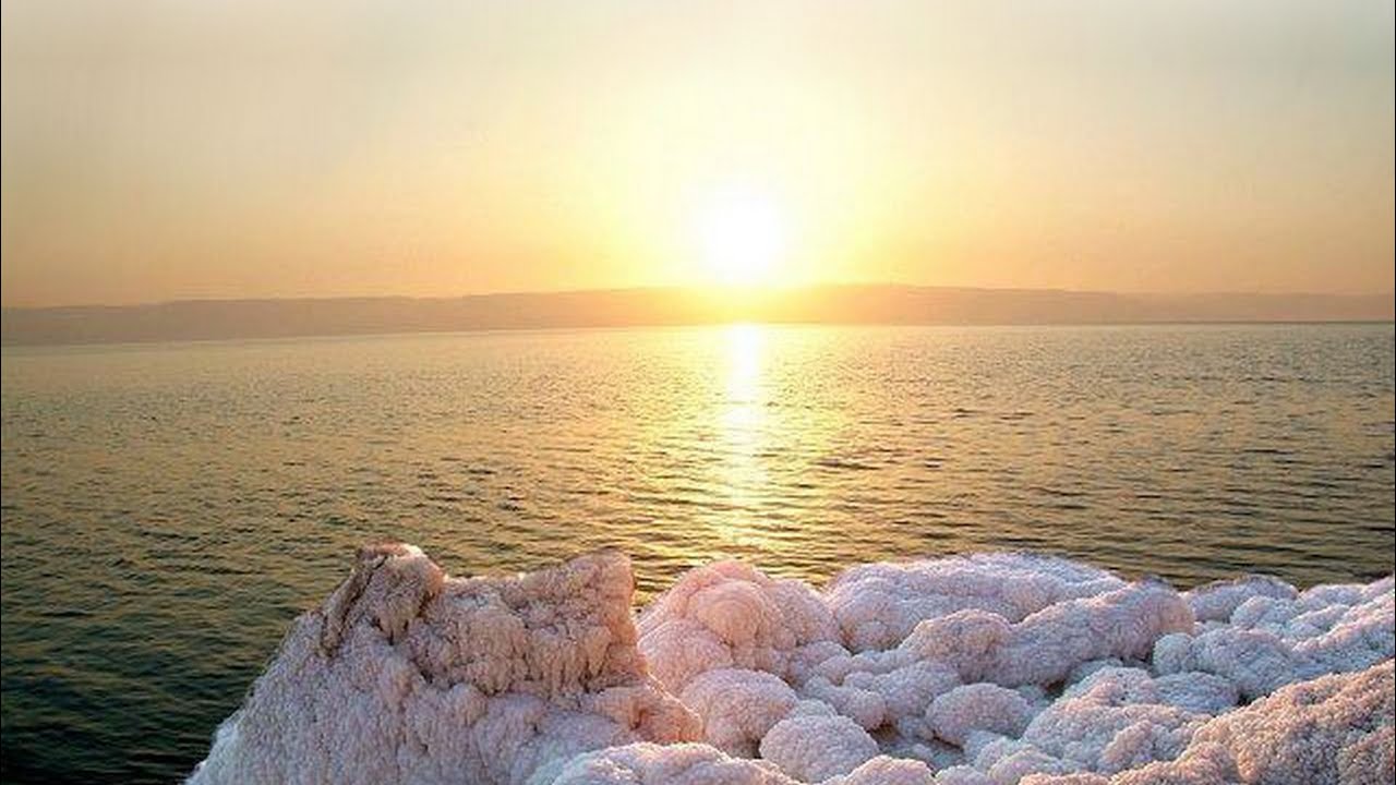 Мертвое море самая низкая. Мертвое море Эстетика. Мертвое море озеро.