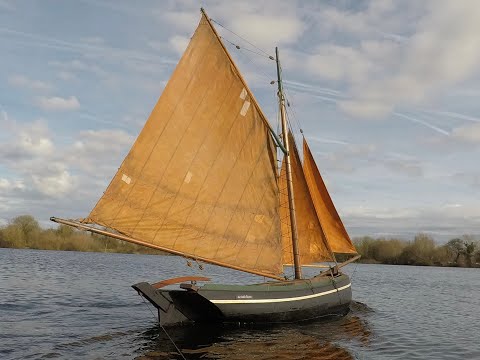 Galway hooker, An Cailin Alainn, sails at Lake 26, Cotswold Water Park.