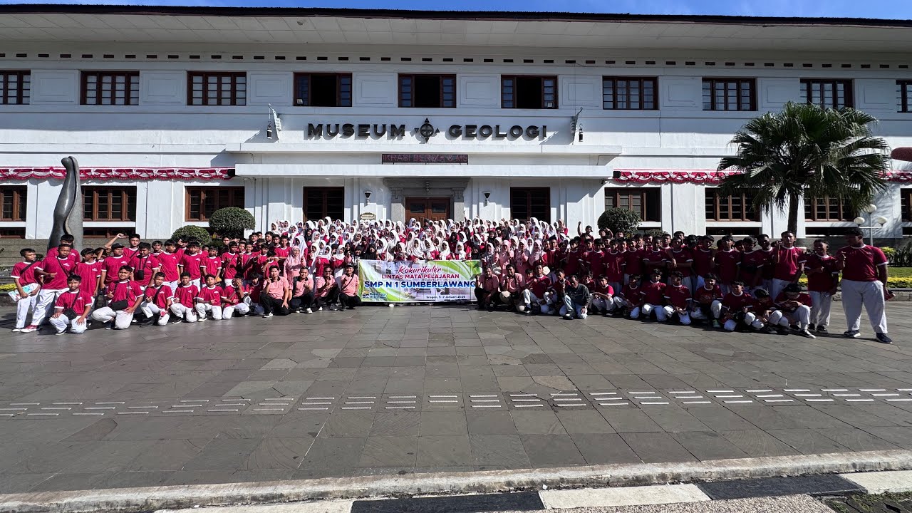 SMP N 1 SUMBERLAWANG GOES TO BANDUNG Bersama HANA TOUR