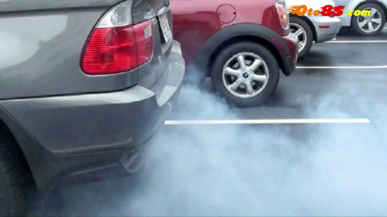 Ô Tô Xả Khói Đen: Cảnh Báo Nhiều Vấn Đề Tiềm Ẩn