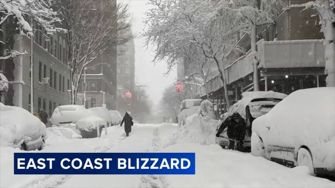 Huge snowstorm in Northeast disrupts flights, closes schools