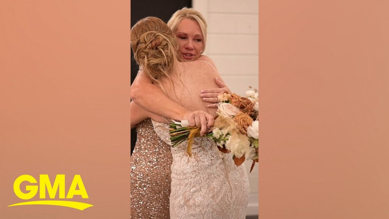 Watch how this bride honored her mom in a touching way at her wedding | GMA