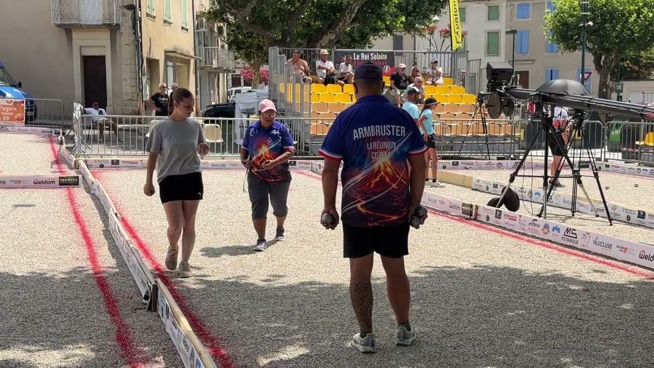 Miniature : Valréas Pétanque Doublettes Mixte National 2026 4eme Cot/Ferret vs Équipe La Reunion