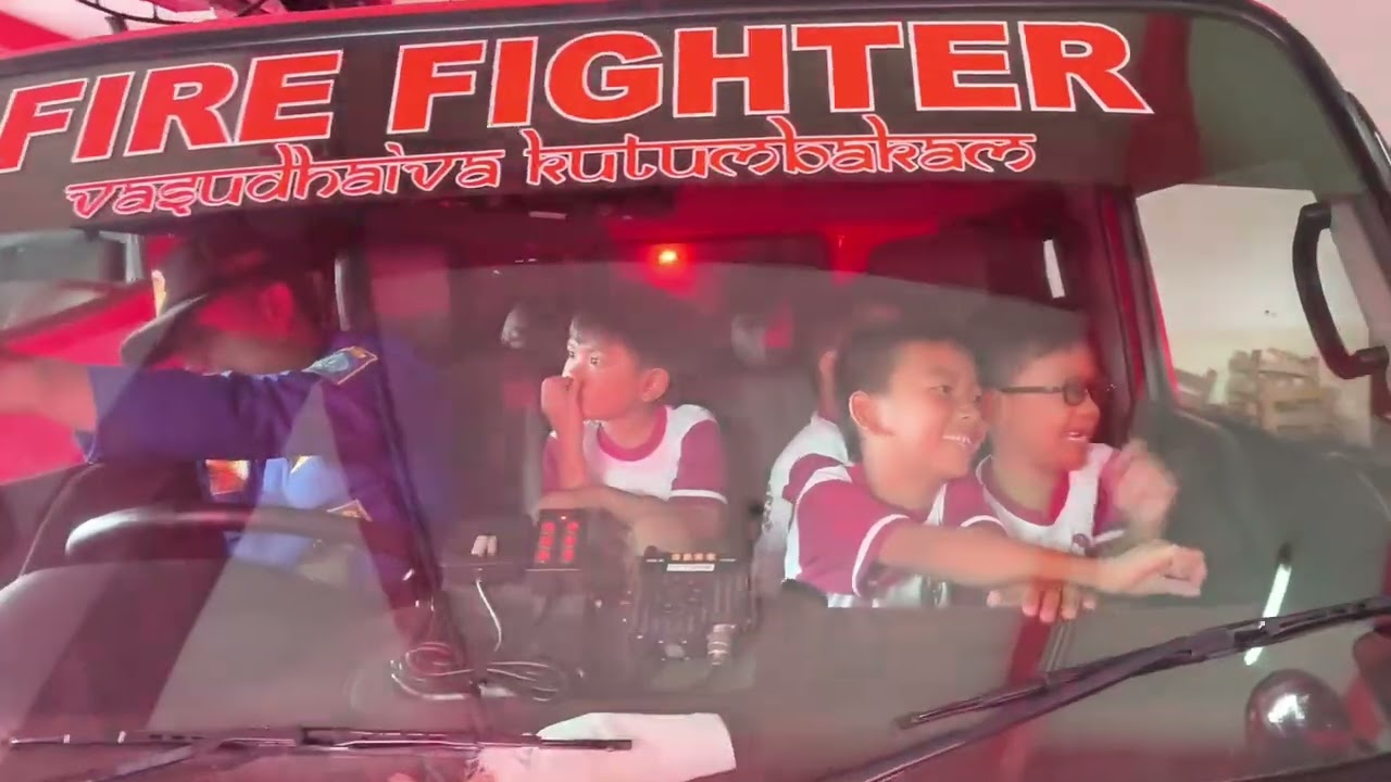 Outing Class ke Dinas Pemadam Kebakaran 