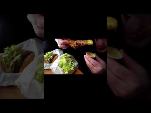 [ #Shorts ]大盛りモスバーガー[ASMR 咀嚼音 飯テロ 動画]ダブルバーガー2ヶに菜摘2ヶ！モスチキン唐揚げを食べるオヤジ動画Japan紙シャカ音注意