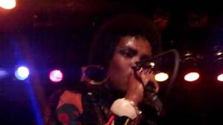 Lauryn Hill LIVE BK 12/10 "When It Hurts So Bad" (clip)