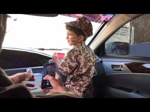 أنا الأمجاد مرآتي الطالب عزام في مسيرة اليوم الوطني