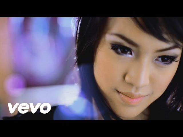 Vania Larissa - Rahasia (Video Clip) class=