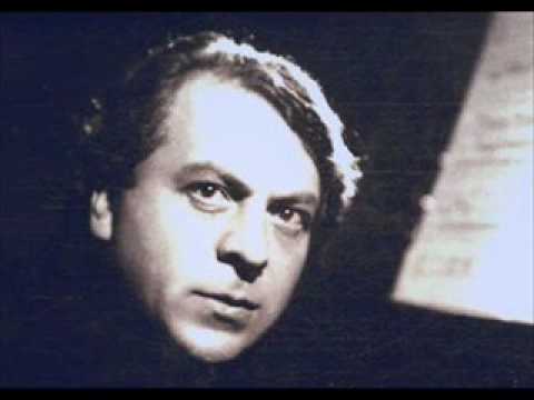 YouTube에서 L van Beethoven - Sonate op 28 - III - Scherzo - Yves Nat 보기