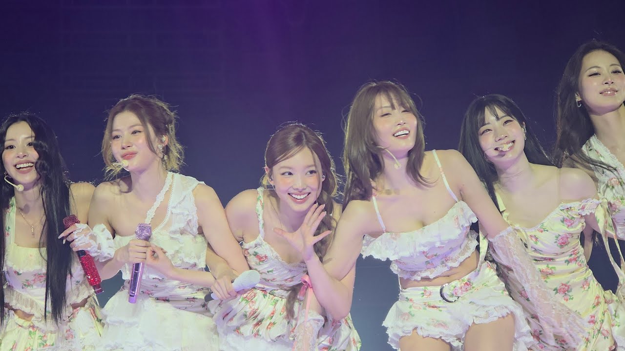 FANCAM] 260712 TWICE World Tour 