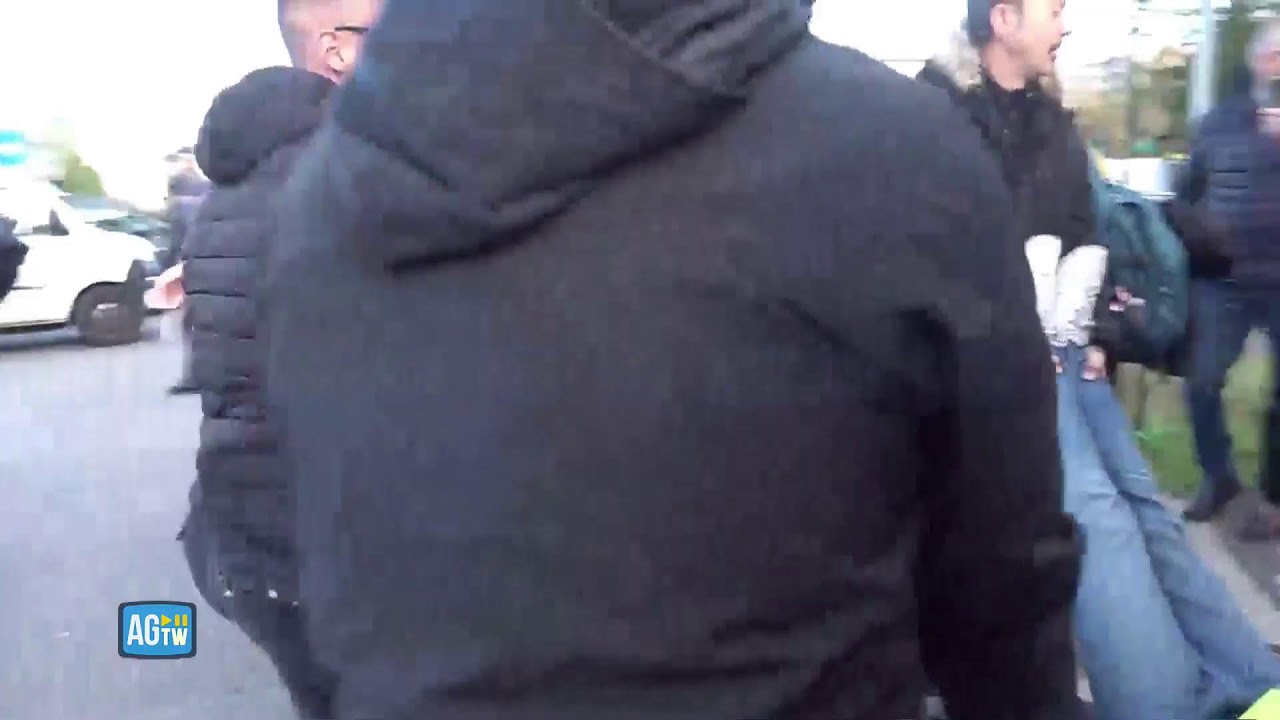 #Milano, nuovo blocco stradale di Ultima Generazione [DIRETTA]