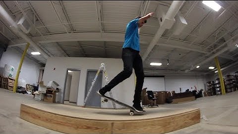 Pop Shuvit Nose Manual 180 Out! - Sam Tabor