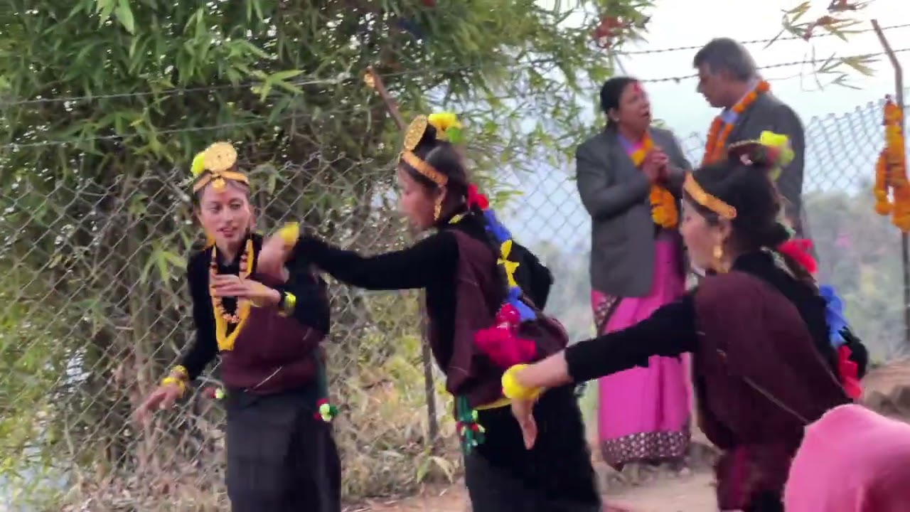 Nanihruko ati ramro kauda nacha🤗❤️