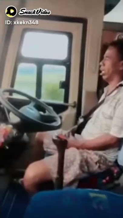 viral  pengemudi bus tidur saat mobilny di derek.. #viral #videosnack #shortvideo #viralvideo