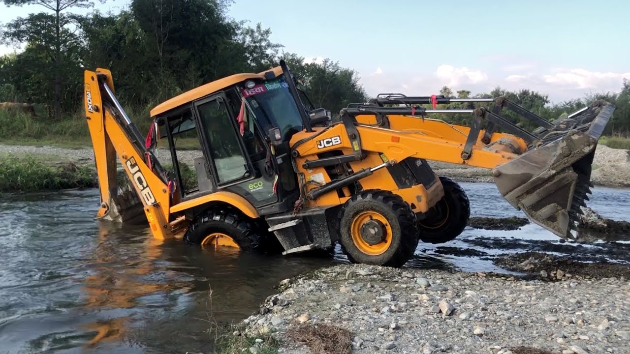 Backhoe Water 9.21 Minute Backhoe Loader Struggling In Water (Backhoe Making Big Dam ...