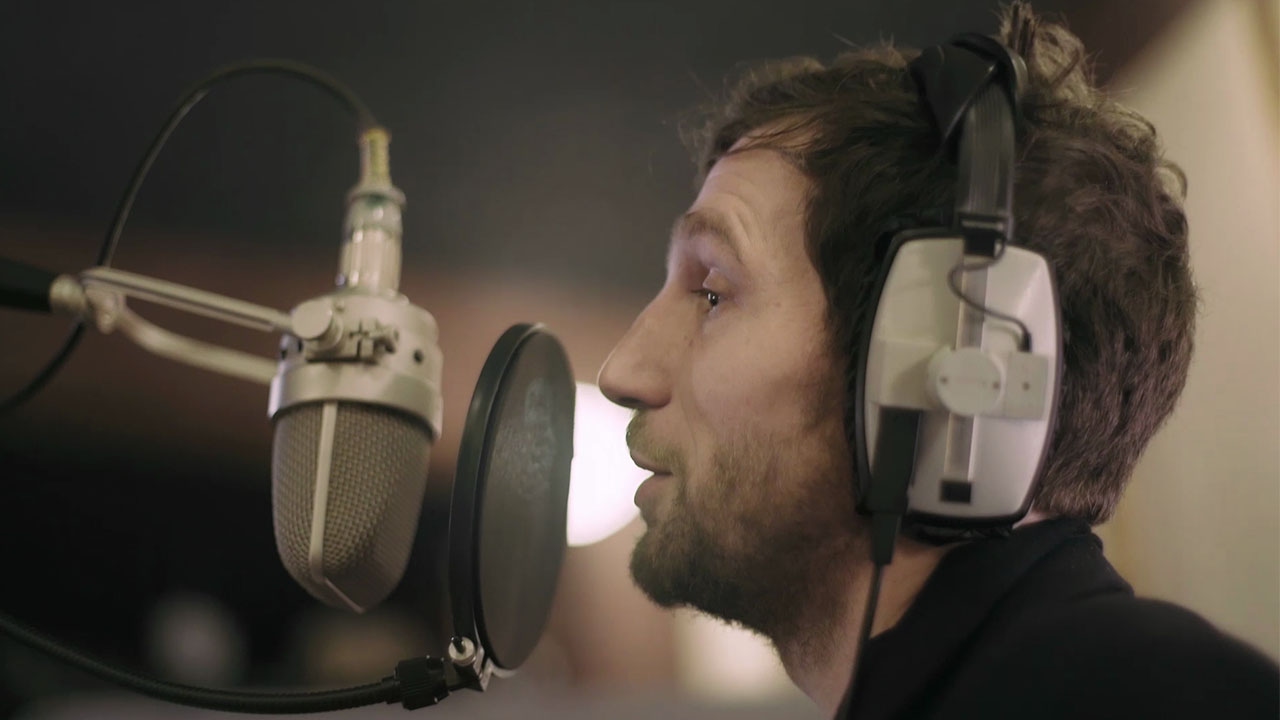 Igit en duo avec Catherine Deneuve - Noir et Blanc (Clip officiel ...