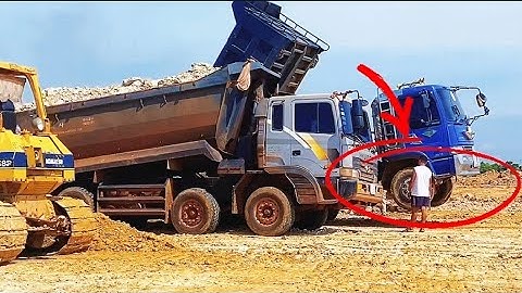 The Best! Processing Huge Size Landfill by Shantui DH58P Push Stone into Flood Land with Dump Truck