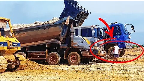The Best! Processing Huge Size Landfill by Shantui DH58P Push Stone into Flood Land with Dump Truck