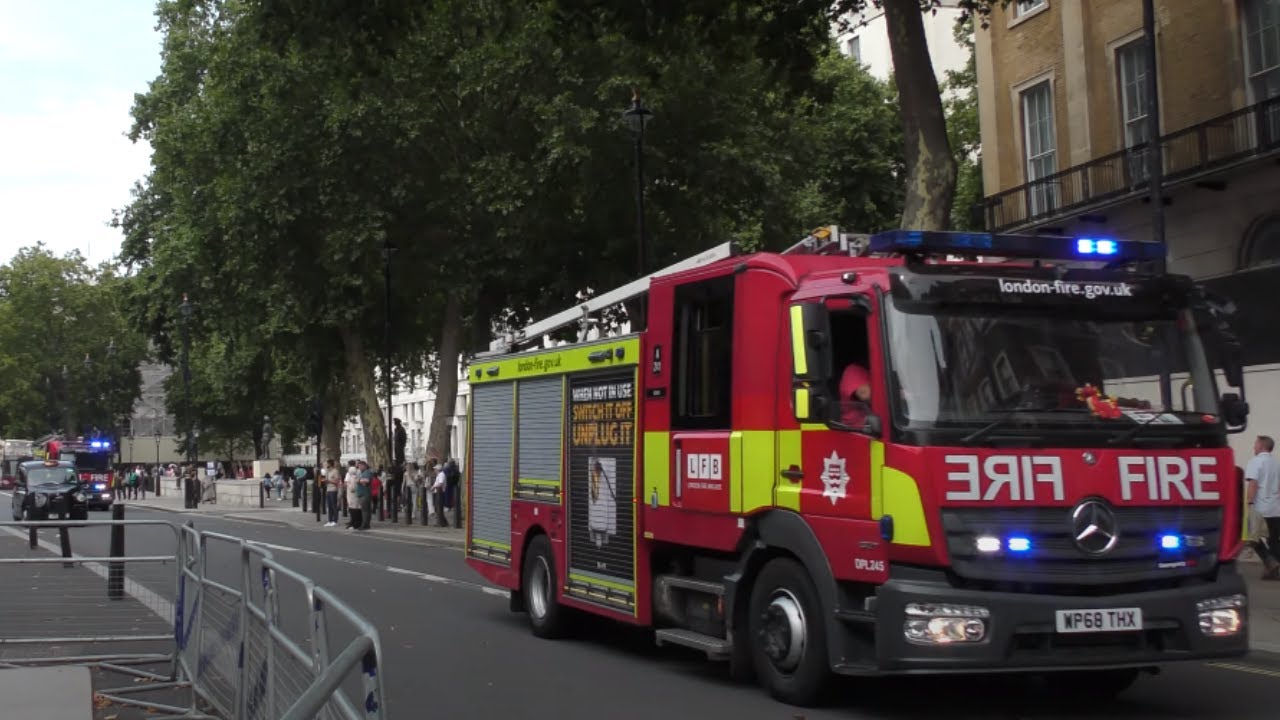 Both of Soho's pumps responding in London London Fire Brigade #emergencyresponse #firefighter #uk