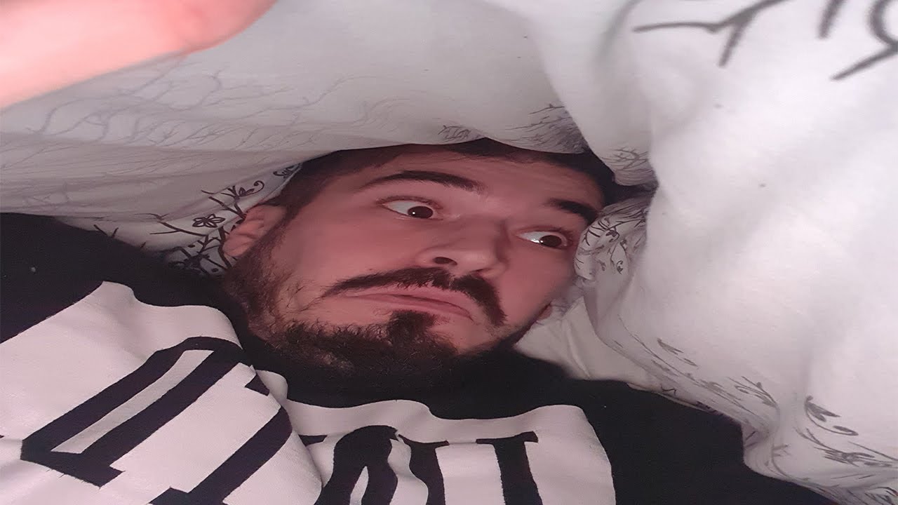 M-AM ASCUNS SUB PATURA DE FRICA FANTOMEI! MA GASESTE?