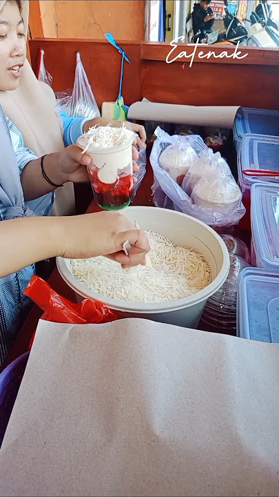 jajan es teller full toping keju 😋 #foodvlog #food #esteller #enak #jajanan #youtubeshorts #eskrim