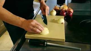 Gordon Ramsay: How to Chop an Onion