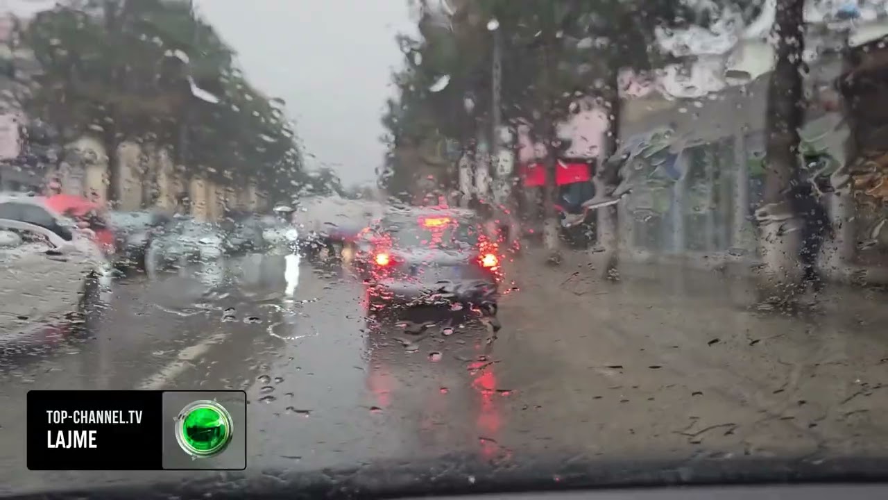 Top Channel/  Kukësi përfshihet nga moti i keq, stuhi me shi dhe breshër