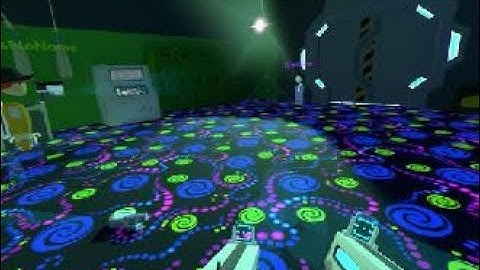 RecRoom dual wield smg