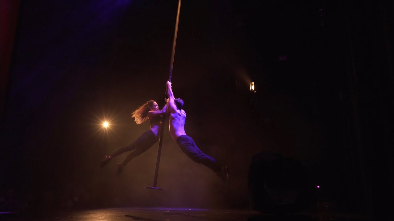 Lua Blanco e a Órbita • Duas (Lyric Video)