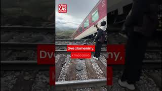 Zábery PRIAMO Z MIESTA tragickej zrážky vlakov pri Rožňave