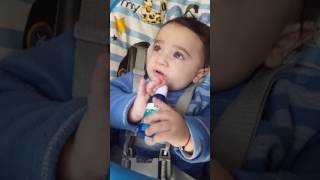 Bebe ROberto na 8 meseca